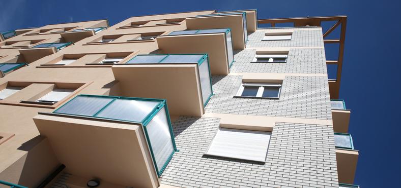vertical view skyward building